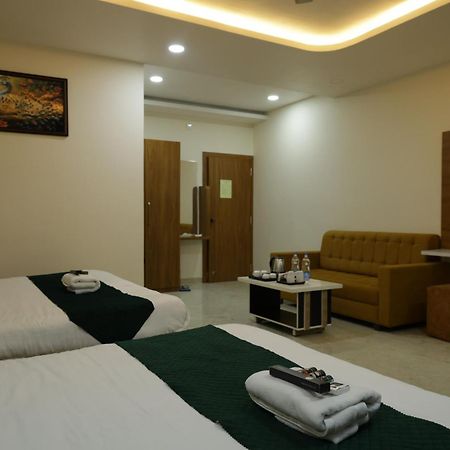 Hotel The Prime Land Hoshangabad Екстериор снимка