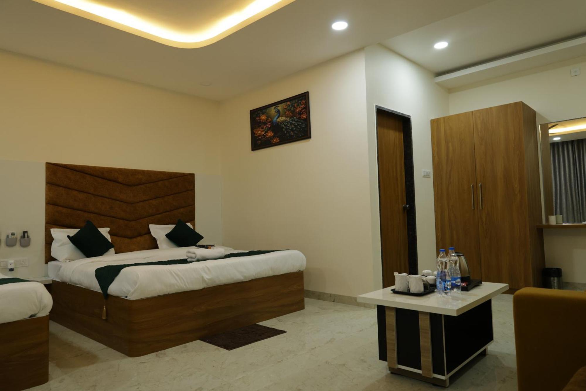 Hotel The Prime Land Hoshangabad Екстериор снимка