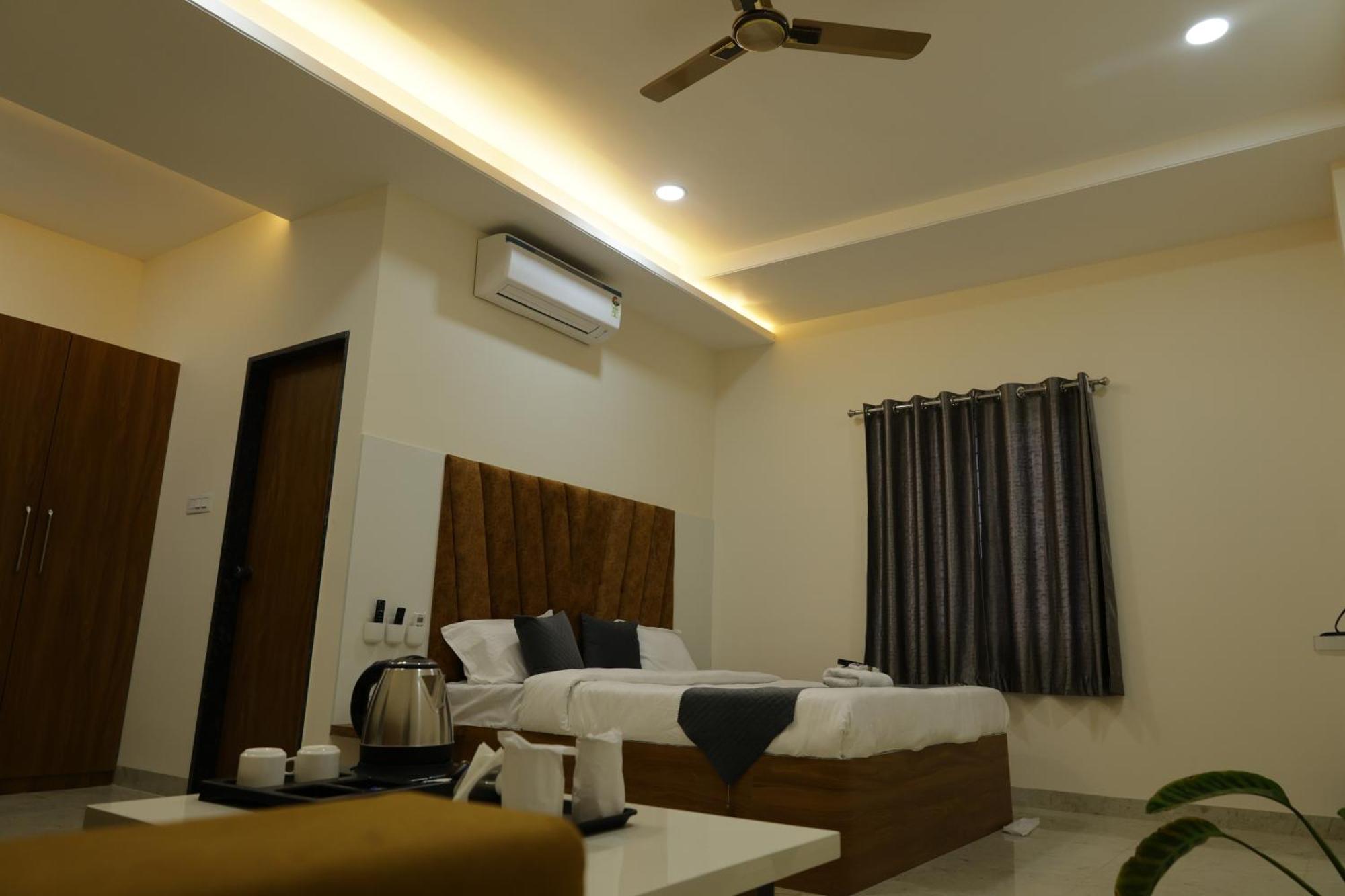 Hotel The Prime Land Hoshangabad Екстериор снимка